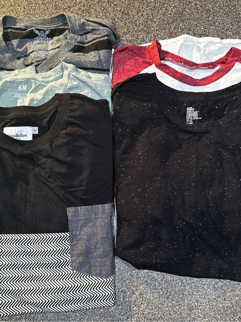 Lot of 5 Mens T and Shirts Like New size Lg